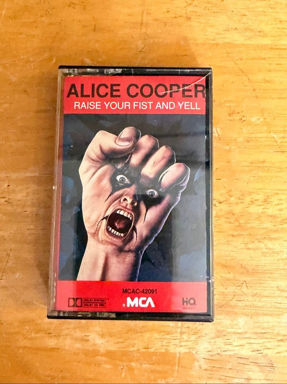 Vintage Alice Cooper Raise Your Fist and Yell Cassette Tape MCA MCAC-42091(9091)